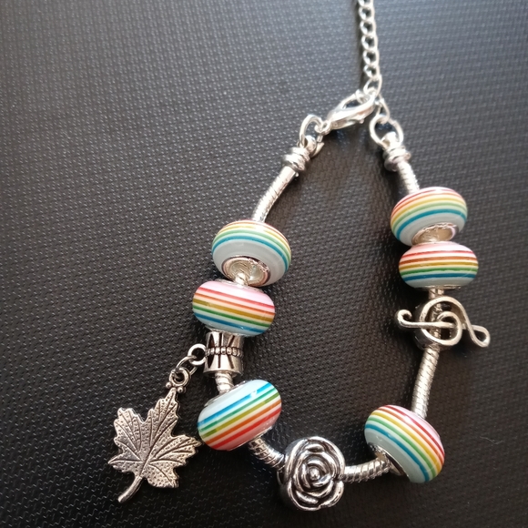 Charm bracelet - Picture 1 of 2